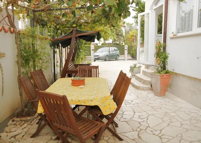 With A Parking Space - 7221