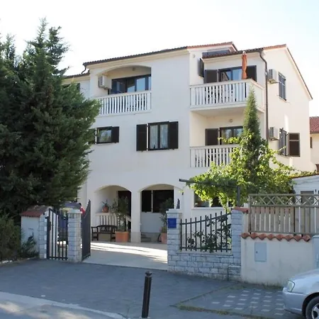 With A Parking Space - 7221