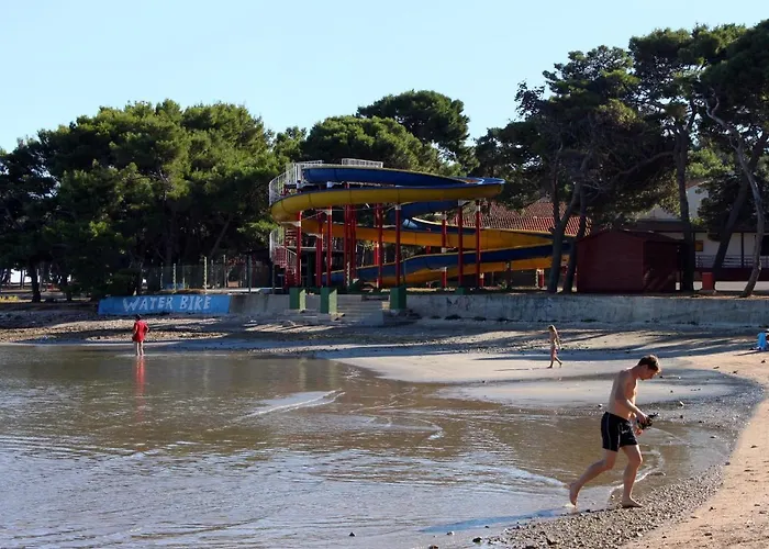 With A Parking Space - 7221 * 메덜린